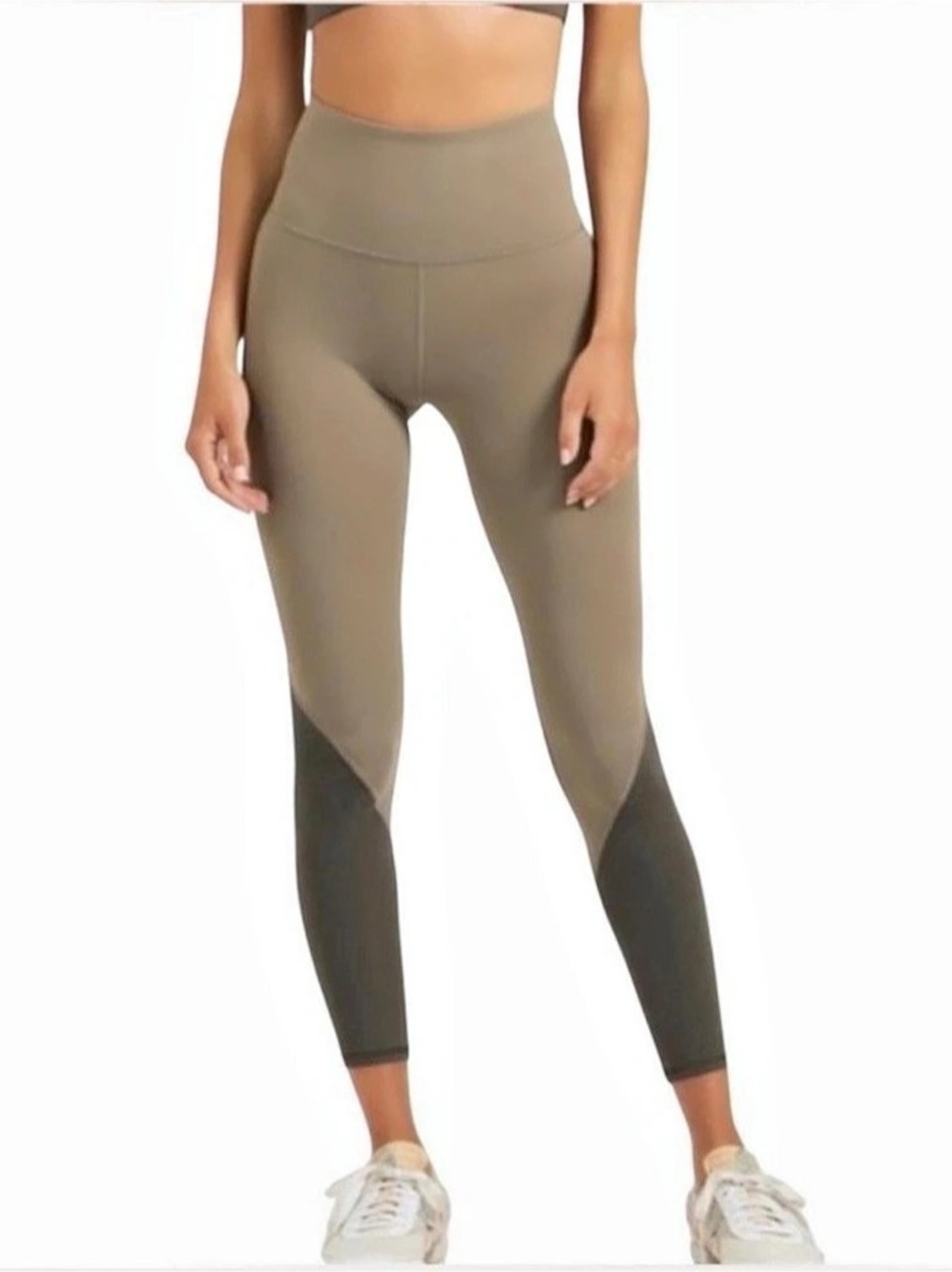 Vuori Colorblock Studio Legging- Light Oregano Green- High Rise- Size Large NWT